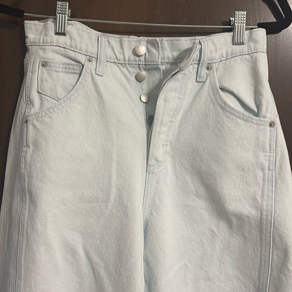 Universal thread barrel jean